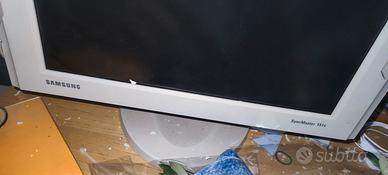 monitor LCD Samsung SyncMaster 151s.