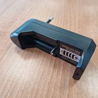 Caricatore per batterie ricaricabili