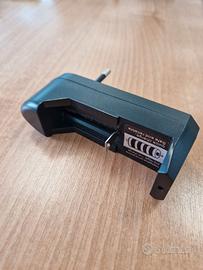 Caricatore per batterie ricaricabili