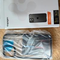 Cover iPhone 12 / 12 Pro Spigen