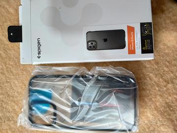 Cover iPhone 12 / 12 Pro Spigen