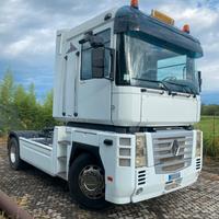 Trattore stradale Renault Magnum 480