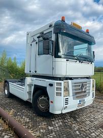 Trattore stradale Renault Magnum 480
