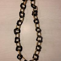 Collana con anelli di metallo brunito