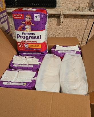Pannolini Pampers