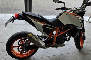 KTM 690 Duke naked