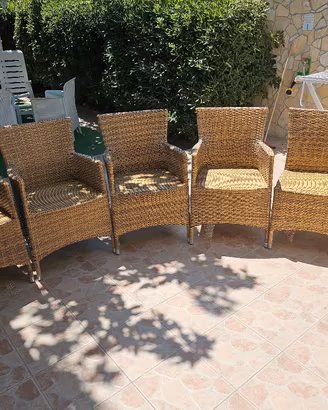 set tavolo e sedie da giardino