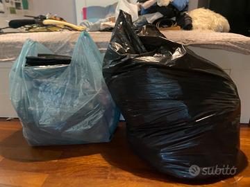 Stock di circa 90 capi di abbigliamento