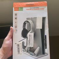 Stand verticale per PS5 con led e base di ricarica