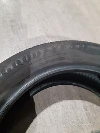 Gomme usate 215 55 r17 98w