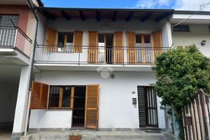 CASA SEMINDIPENDENTE A VAUDA CANAVESE