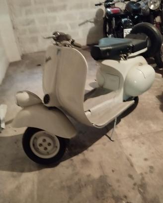 Vespa 125 Faro Basso