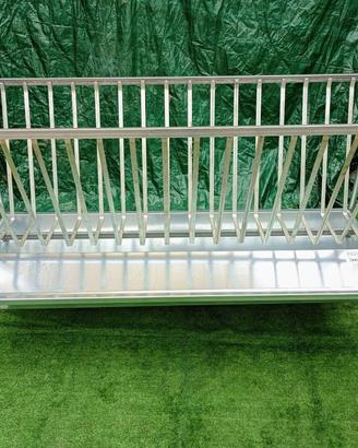 Mangiatoia per capre e pecore ovini vitelli