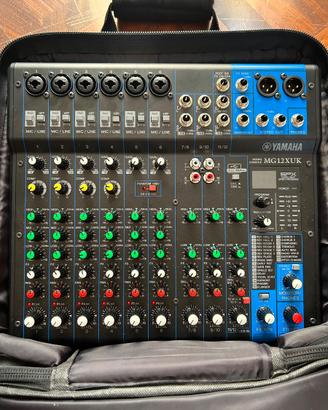 Mixer Yamaha MG12XUK