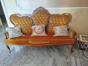 set divano 3 posti+2 poltrone