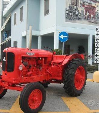 Trattore agricolo d'epoca mod. nuffield de