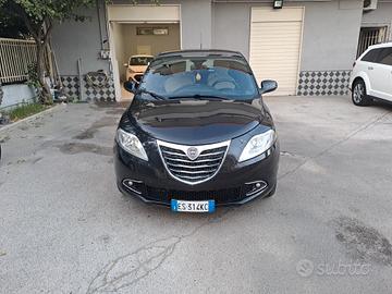 Lancia Ypsilon 0.9 TwinAir 85 CV 5 porte Metano Ec
