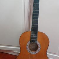 Chitarra classica con custodia