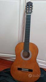 Chitarra classica con custodia