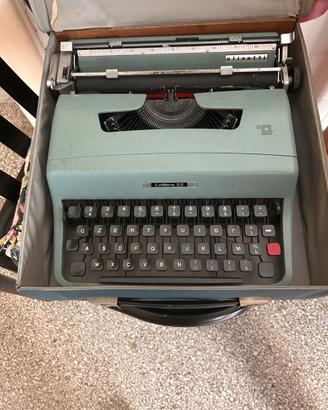 Macchina da scrivere OLIVETTI LETTERA 22