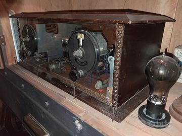 Radio inglese anni 20 in vetro