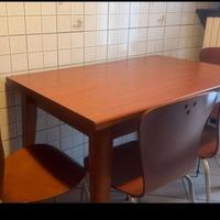 tavolo e 4 sedie da cucina