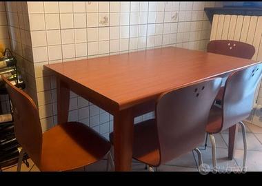 tavolo e 4 sedie da cucina