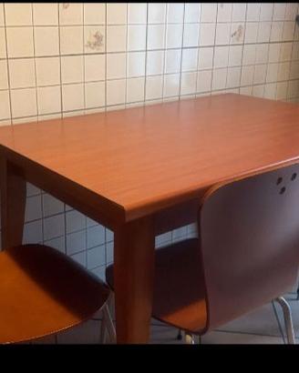 tavolo e 4 sedie da cucina