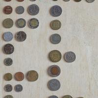 Lotto di 33 monete mondiali tutte diverse