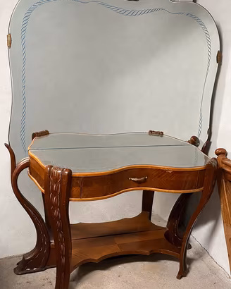 Toeletta vintage con specchiera