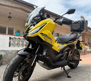X ADV 750 - 2025