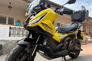 X ADV 750 - 2025