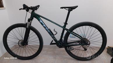 trek marlin 7 M - specialized mtb scott  orbea 