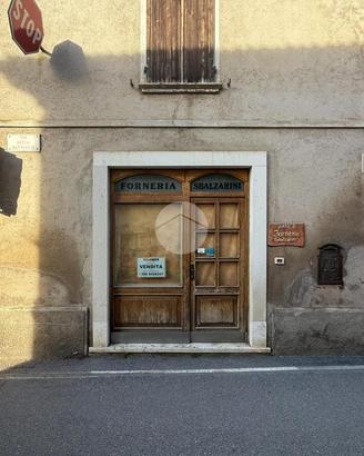 NEGOZIO A CAVRIANA