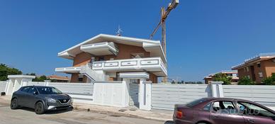 CASA SEMINDIPENDENTE A PONTINIA