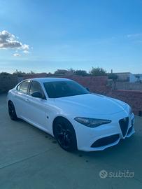 Giulia 2019, 190 cv. AT8 B-TECH
