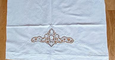 asciugamani lino ricamato