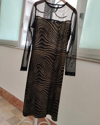 vestito con disegno dorato