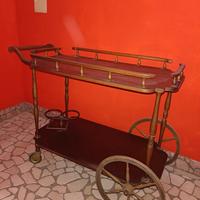Carrello porta bevande e cibo