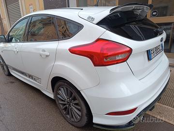 Ford Focus 1.5 TDCi 120 CV ST LINE PERSONALIZZATA