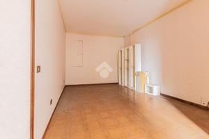 4 LOCALI A CAPRANICA