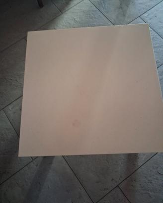 tavolino bianco 