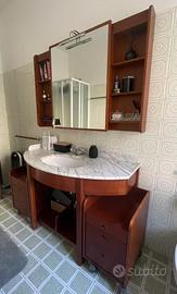 Mobile bagno di legno con marmo