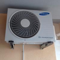Climatizzatore Samsung usato ma in buono stato.