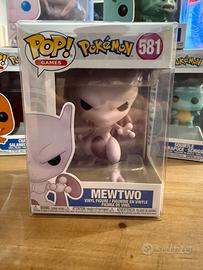 Funko Pop Pokémon Mewtwo #581 con Case protettiva