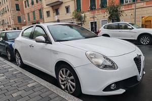 Alfa Romeo Giulietta 1.6 JTDm l'unico pro