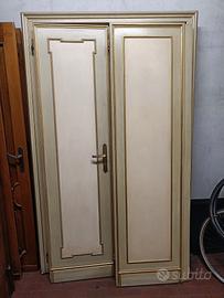 porta a due battenti in legno con finitura laccata