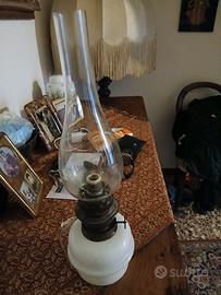 antica lampada a petrolio 