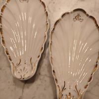 Piatti a forma di conchiglia in ceramica