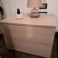 letto matrimoniale, comó e comodini 